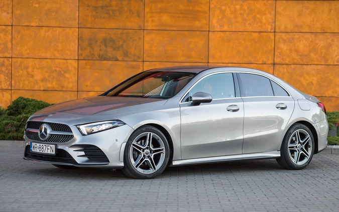 Mercedes-Benz Klasa A cena 106000 przebieg: 74000, rok produkcji 2018 z Radom małe 407